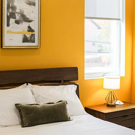 Whiskey Bent In East Nash, 13 Min To Broadway, Great For Groups! Free Parking, Gym, Rooftop Holiday home *