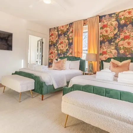 Holiday home Notes Of Southern Charm - Walkable To Food & Shops