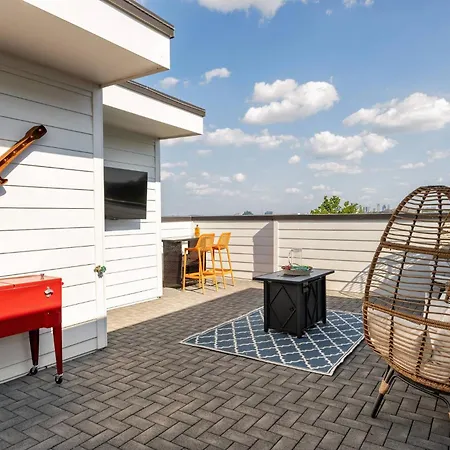 Holiday home Skyline Rooftop • Game • Sonos Audio Nashville
