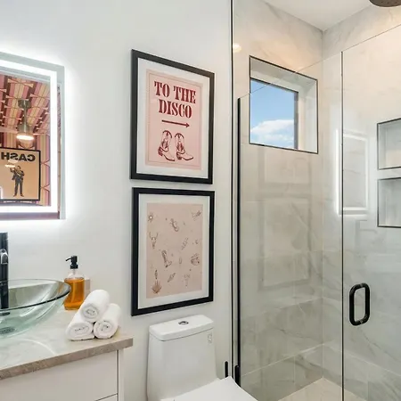 Elevator With Rooftop Hot Tub & Spacious Yard *