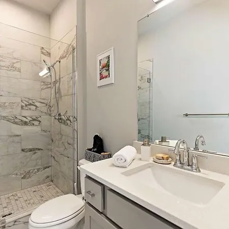 Private With Rooftop Game Near Downtown Nashville