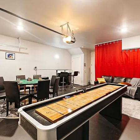 Private With Rooftop Game Near Downtown Nashville