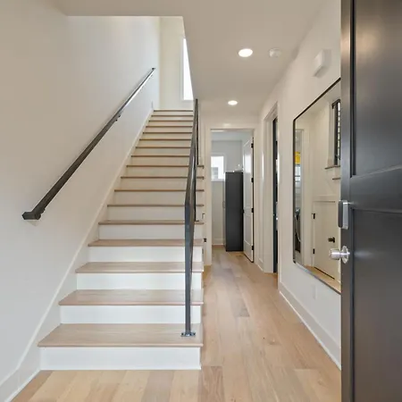 The Elmwood & Ashford - 8br Weho Rooftops Holiday home Nashville