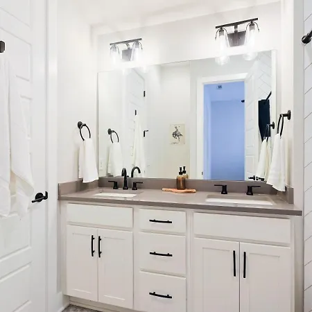 Luxury Cowboy Speakeasy, Billiards 3min To Stadium Holiday home