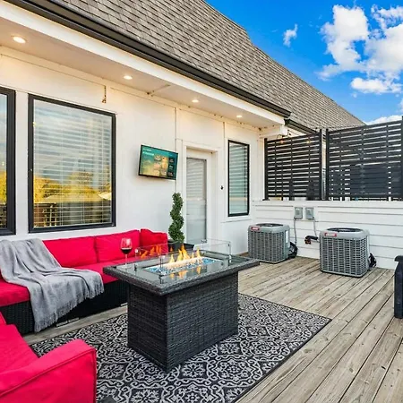 Holiday home Private With Rooftop Game Near Downtown *