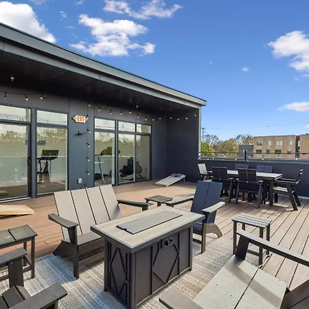 Whiskey Bent In East Nash, 13 Min To Broadway, Great For Groups! Free Parking, Gym, Rooftop Holiday home