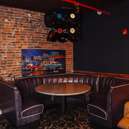 Holiday home Rockstar Penthouse Speakeasy - Massive By Broadway *