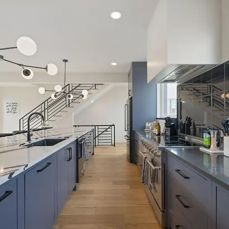 Holiday home The Elmwood & Ashford - 8br Weho Rooftops