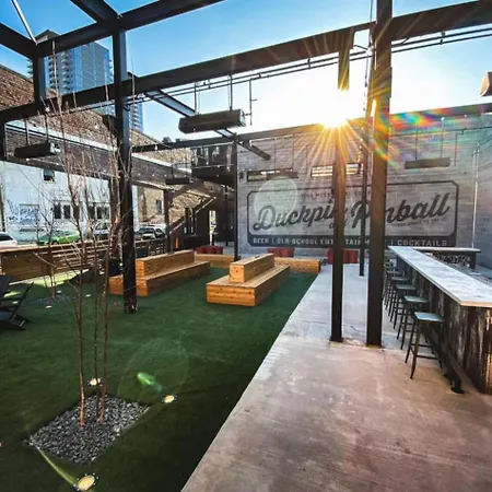 Holiday home Modern House By Downtown With Garage And Fenced-in Yard *