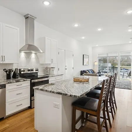 Whiskey Bent In East Nash, 13 Min To Broadway, Great For Groups! Free Parking, Gym, Rooftop Nashville
