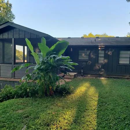 Holiday home Palace The Away From Nashville