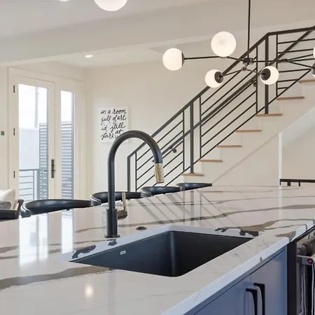 Holiday home The Elmwood & Ashford - 8br Weho Rooftops *