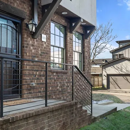 Holiday home The Ridgeline - New Rooftop Retreat Near The Gulch Nashville