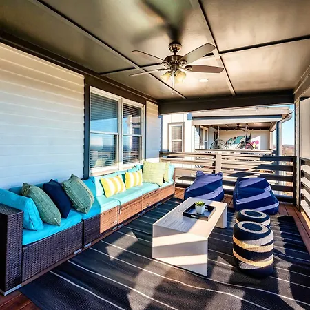 Game Balcony Backyard Near Downtown Nash * Nashville