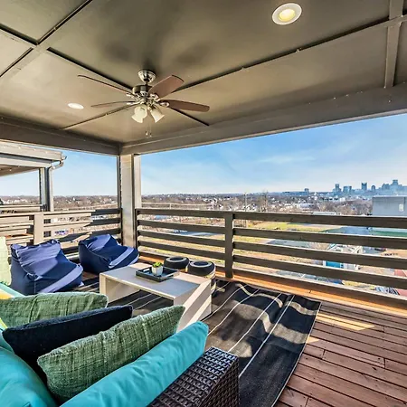 Game Balcony Backyard Near Downtown Nash Nashville