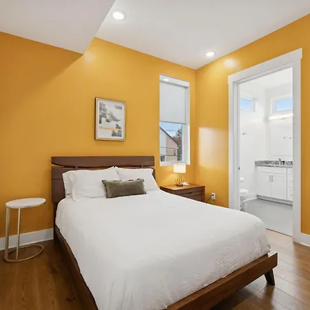 Whiskey Bent In East Nash, 13 Min To Broadway, Great For Groups! Free Parking, Gym, Rooftop Holiday home *