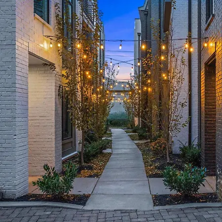 Printer's Alley Vibes Rooftop Fire Deck Karaoke Holiday home