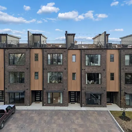 Chic Nash Townhouse Rooftop Patio And Views *