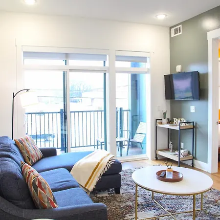 Whiskey Bent In East Nash, 13 Min To Broadway, Great For Groups! Free Parking, Gym, Rooftop