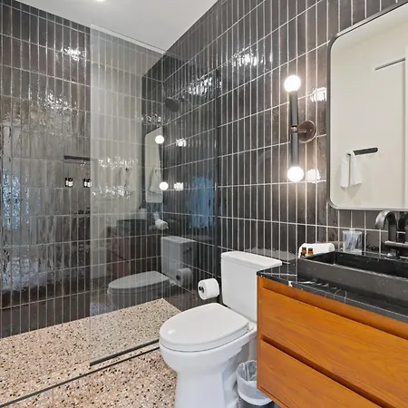 Holiday home The Elmwood & Ashford - 8br Weho Rooftops