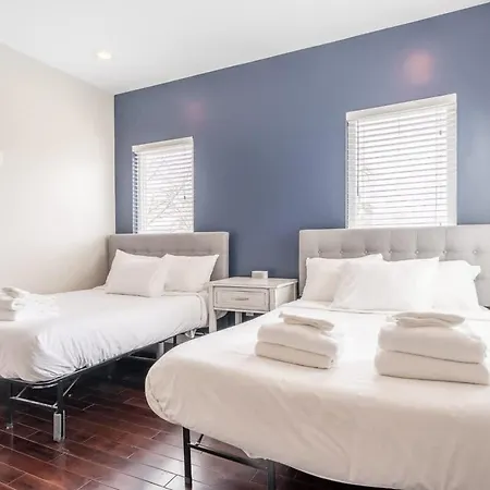 The Taylor Martin By Local Holiday home
