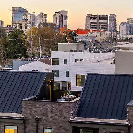 The Elmwood & Ashford - 8br Weho Rooftops Holiday home