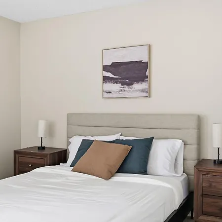Spacious Living With Fireplace And Balcony Apartment Nashville