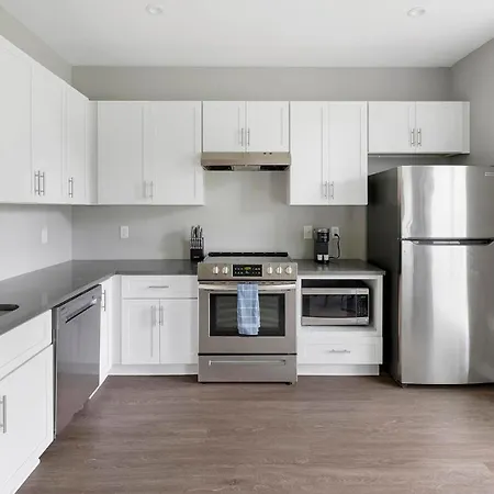 Landing Stylish Studio Clubhouse Pool Apartment *