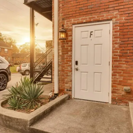 Bright And Cozy Church Conversion1br Nashville