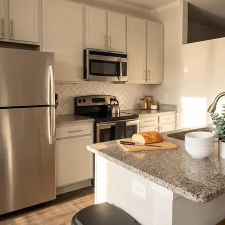 Boulevard Midtown 1br Pool Gym Parking 01