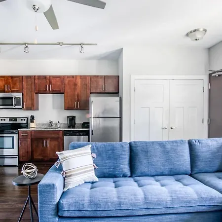 Two Cozysuites Music Row Chic In * Nashville