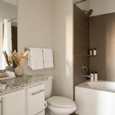 Boulevard Midtown 1br Pool Gym Parking 03 *