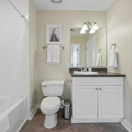 Landing Apartments - The Stahlman Apartment