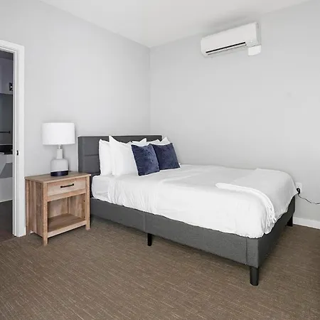 Apartment Landing Stylish Studio Clubhouse Pool Nashville