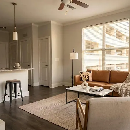 Apartment Boulevard Midtown 1br Pool Gym Parking 07 *