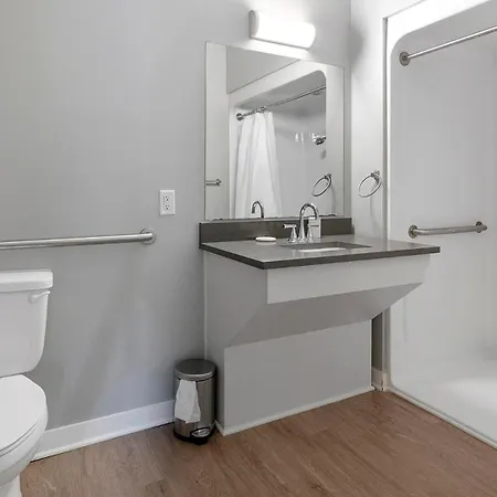 Landing Stylish Studio Clubhouse Pool * Nashville