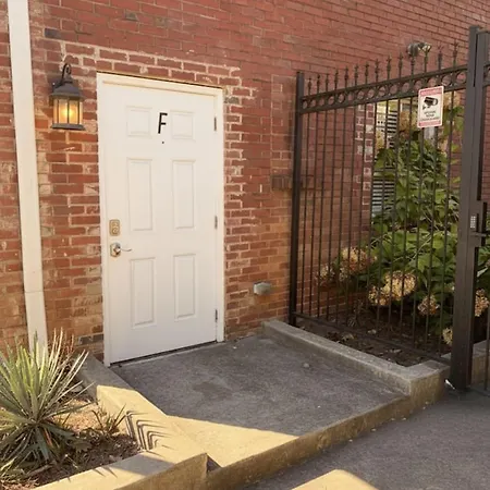 Bright And Cozy Church Conversion1br Nashville