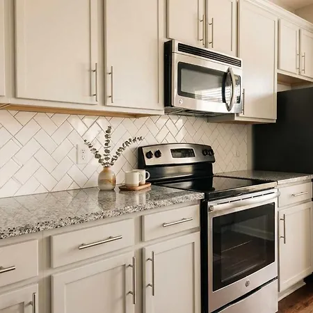 Boulevard Midtown 1br Pool Gym Parking 05