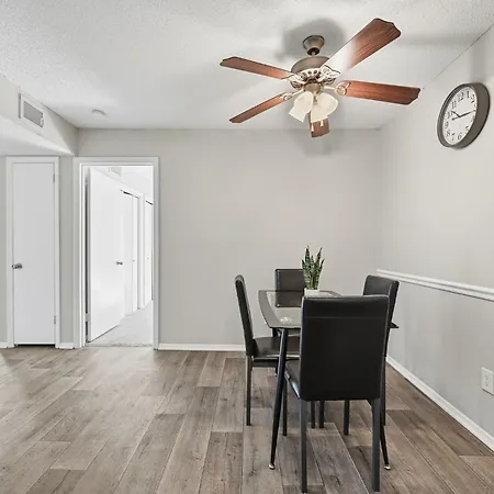 Comfortable Retreat With In-unit Washerdryer * Nashville