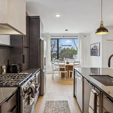 Apartment 3br Townhome Rooftop Views Hot Tub & Fireplace Nashville