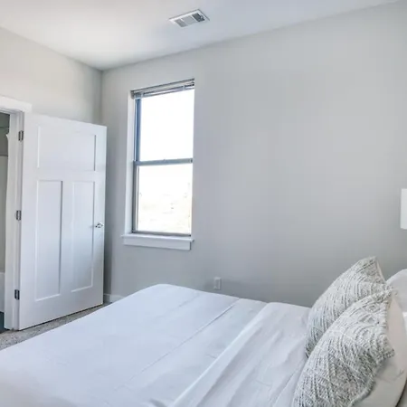 Two Cozysuites Music Row Chic In Apartment Nashville