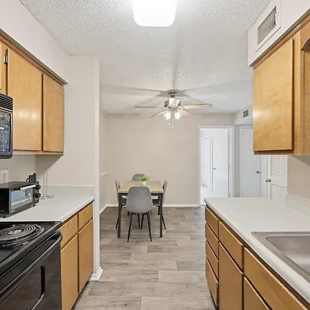 Apartment Spacious Living With Fireplace And Balcony