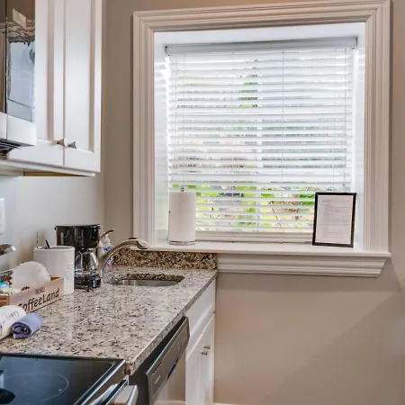 Bright And Cozy Church Conversion1br Apartment Nashville