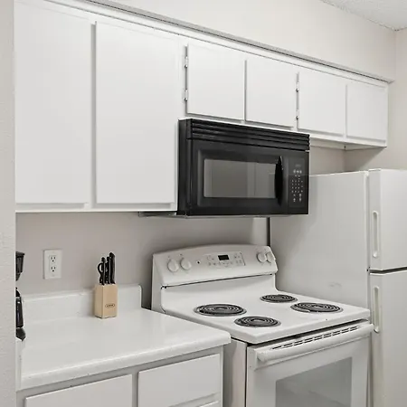 Comfortable Retreat With In-unit Washerdryer *