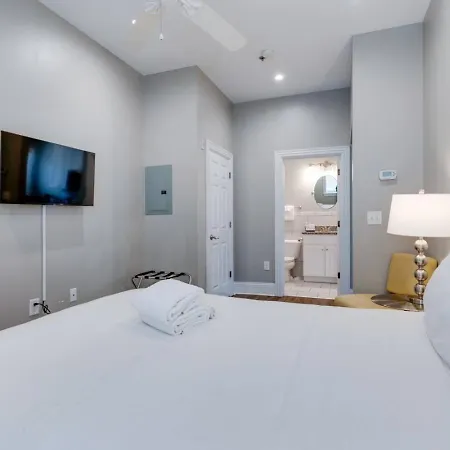 Apartment Bright And Cozy Church Conversion1br Nashville