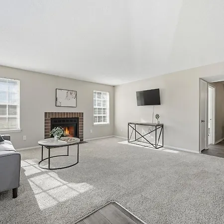 Comfortable Retreat With In-unit Washerdryer