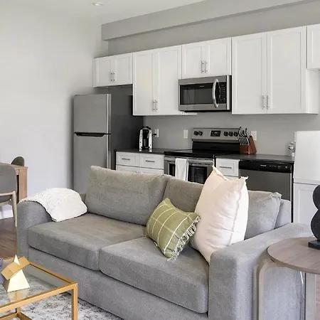 Landing Stylish Studio Clubhouse Pool Apartment