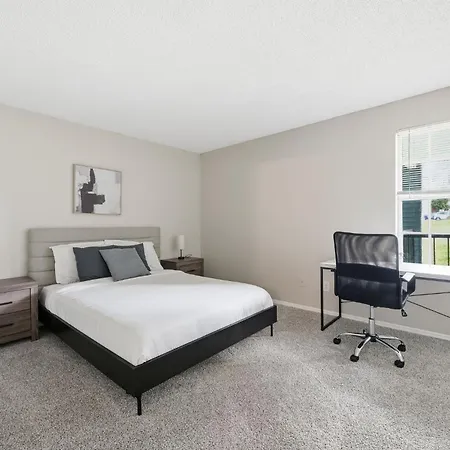 Comfortable Retreat With In-unit Washerdryer