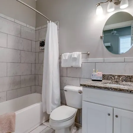 Bright And Cozy Church Conversion1br Apartment