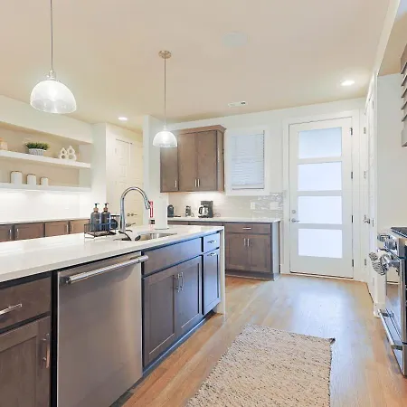 Stylish Brand-new Townhome Near Hotspots Nashville